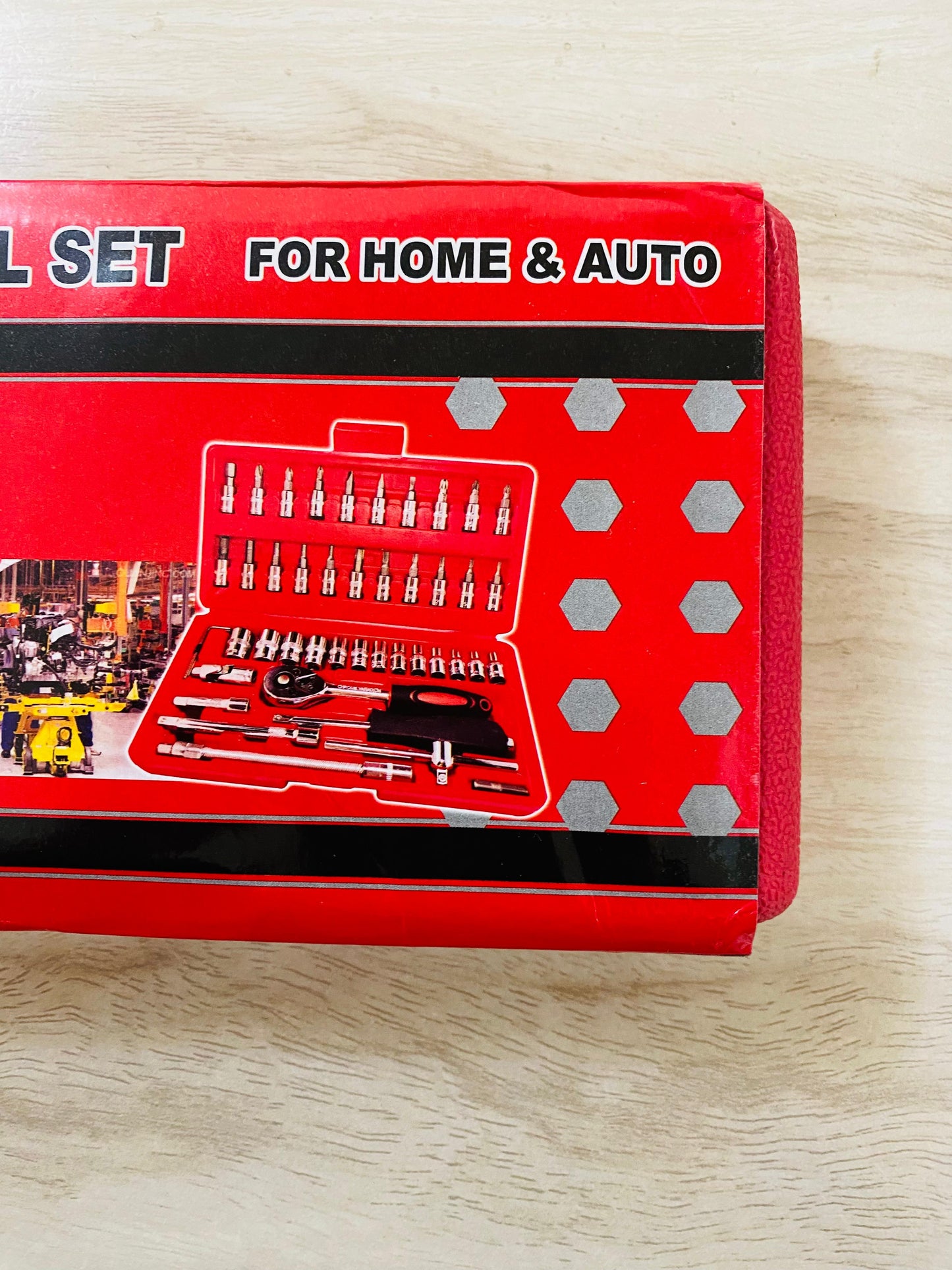 46 pcs Socket Wrench Set 1/4"Drive Metric Mechanic Tools Kit Bit Ratchet Sockets with Extension Bar for Automotive, Car, Bike, Household and Auto Repairing with Storage Case
