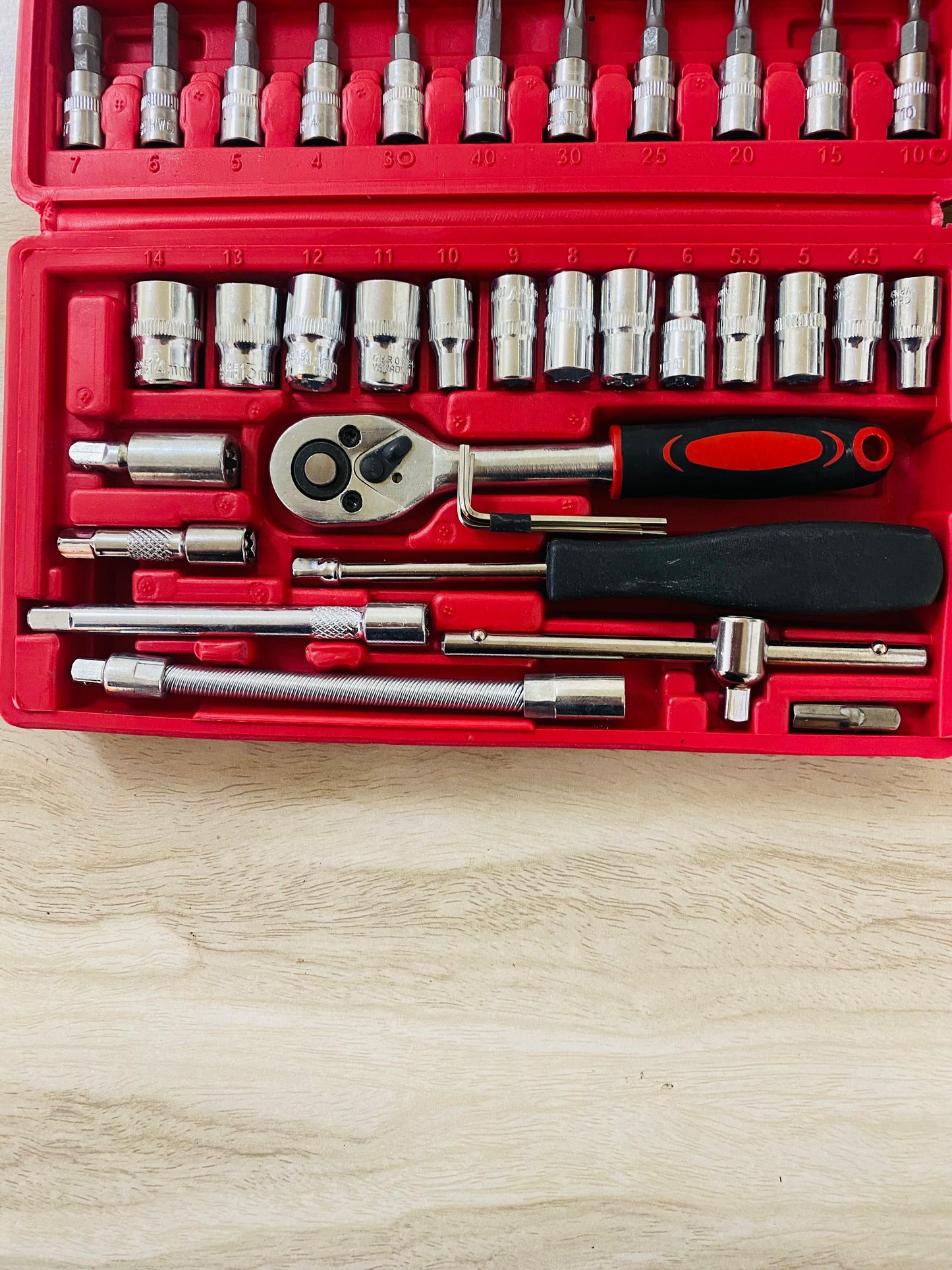 46 pcs Socket Wrench Set 1/4"Drive Metric Mechanic Tools Kit Bit Ratchet Sockets with Extension Bar for Automotive, Car, Bike, Household and Auto Repairing with Storage Case