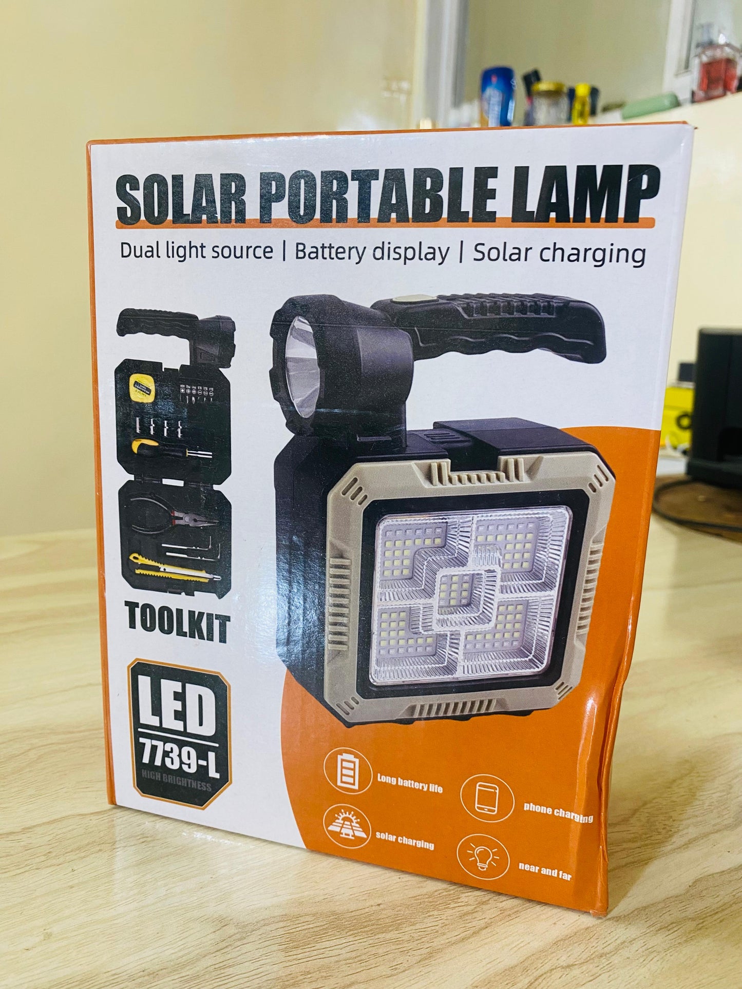 Solar Portable Lamp with Toolkit - Lot Imported