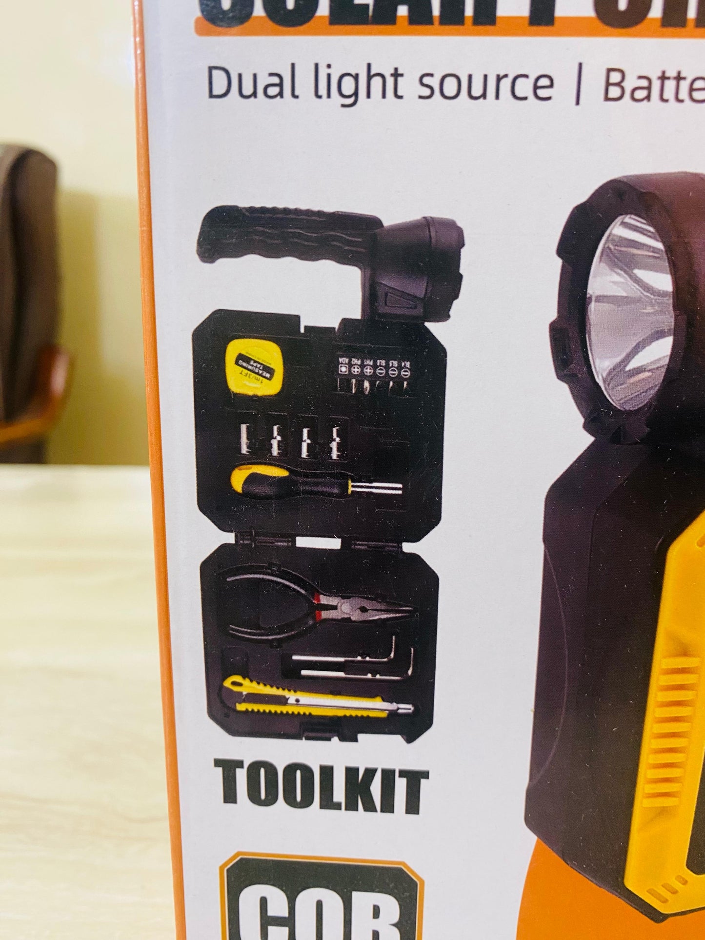 Solar Portable Lamp with Toolkit - Lot Imported