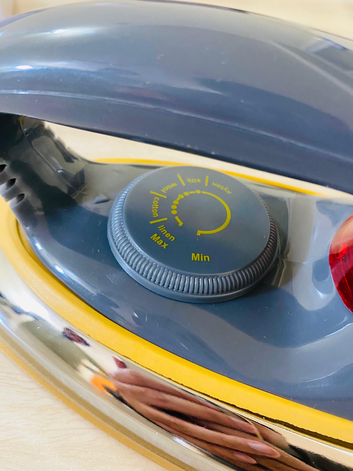 Lot imported Cosmos Dry iron 400watt