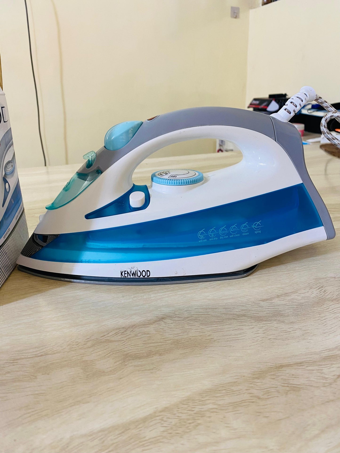 Kenwood ST8027 Steam Iron – 2400W