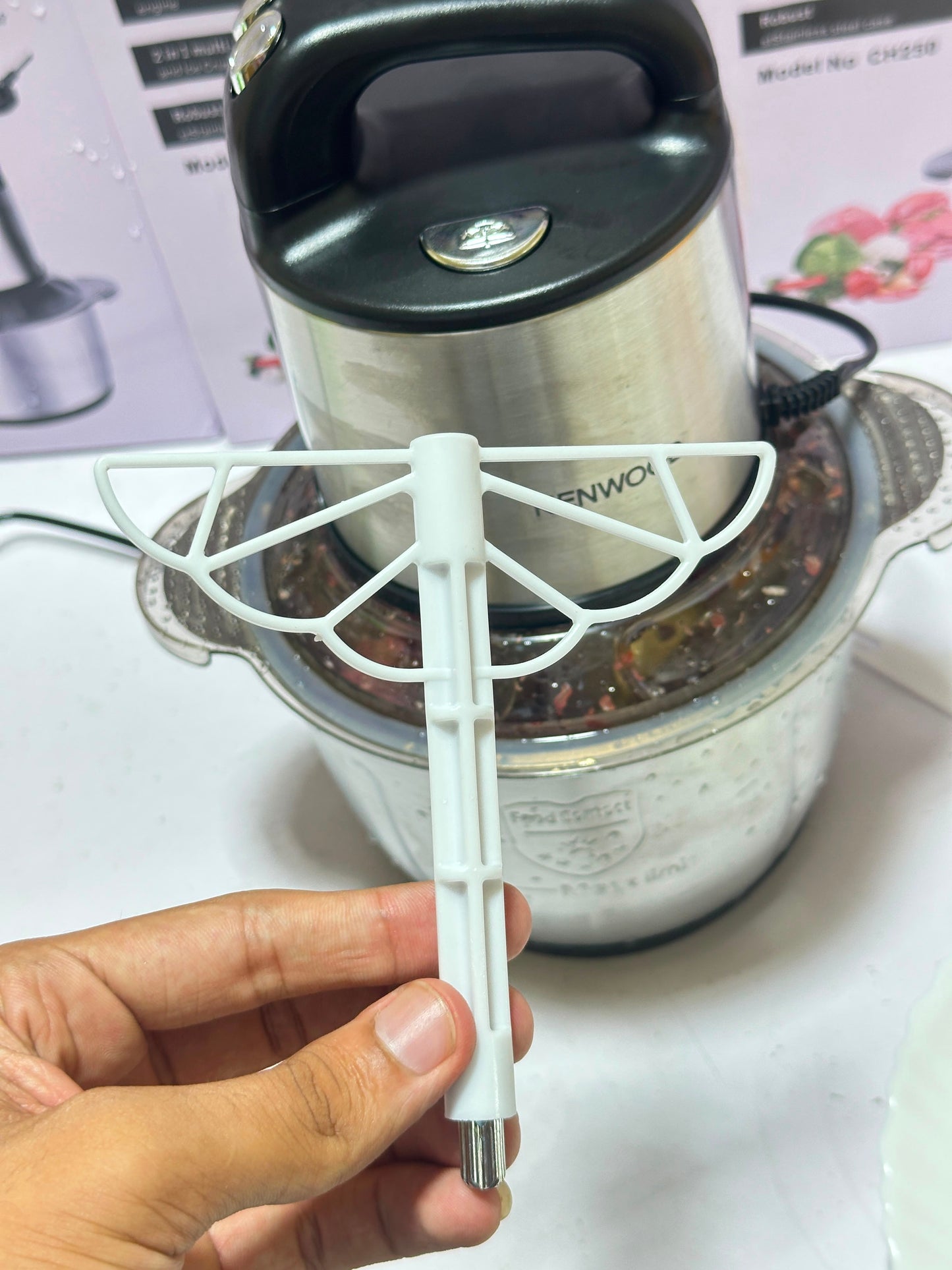 Kenwood 3L Electric Meat Chopper – Powerful 3-Speed Grinder with Egg Beater