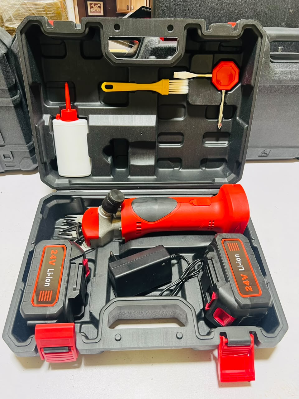 Rechargeable Animal Trimmer Machine |Dual Batteries + Cahrger | Kit with Cleaning and Screwing