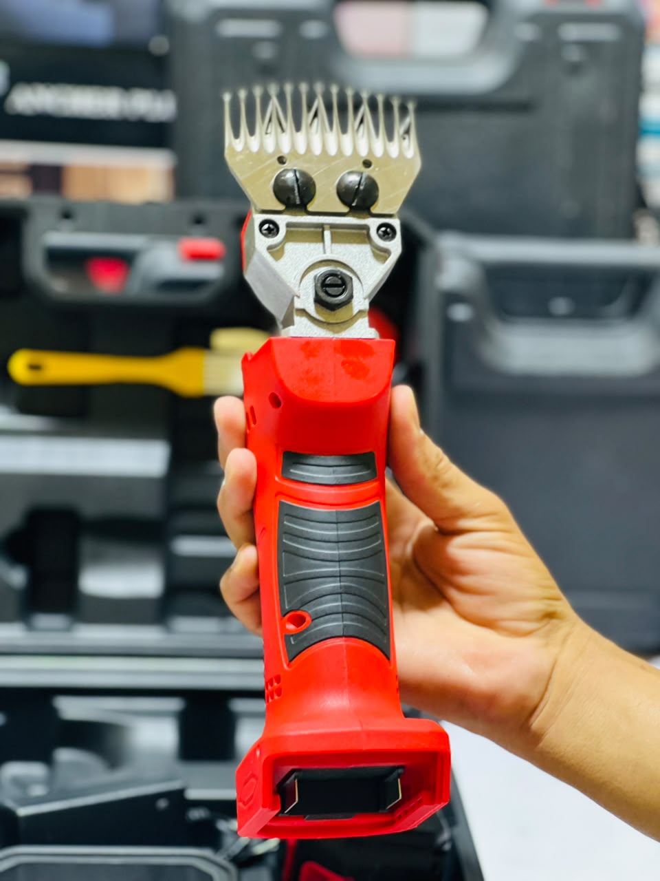 Rechargeable Animal Trimmer Machine |Dual Batteries + Cahrger | Kit with Cleaning and Screwing