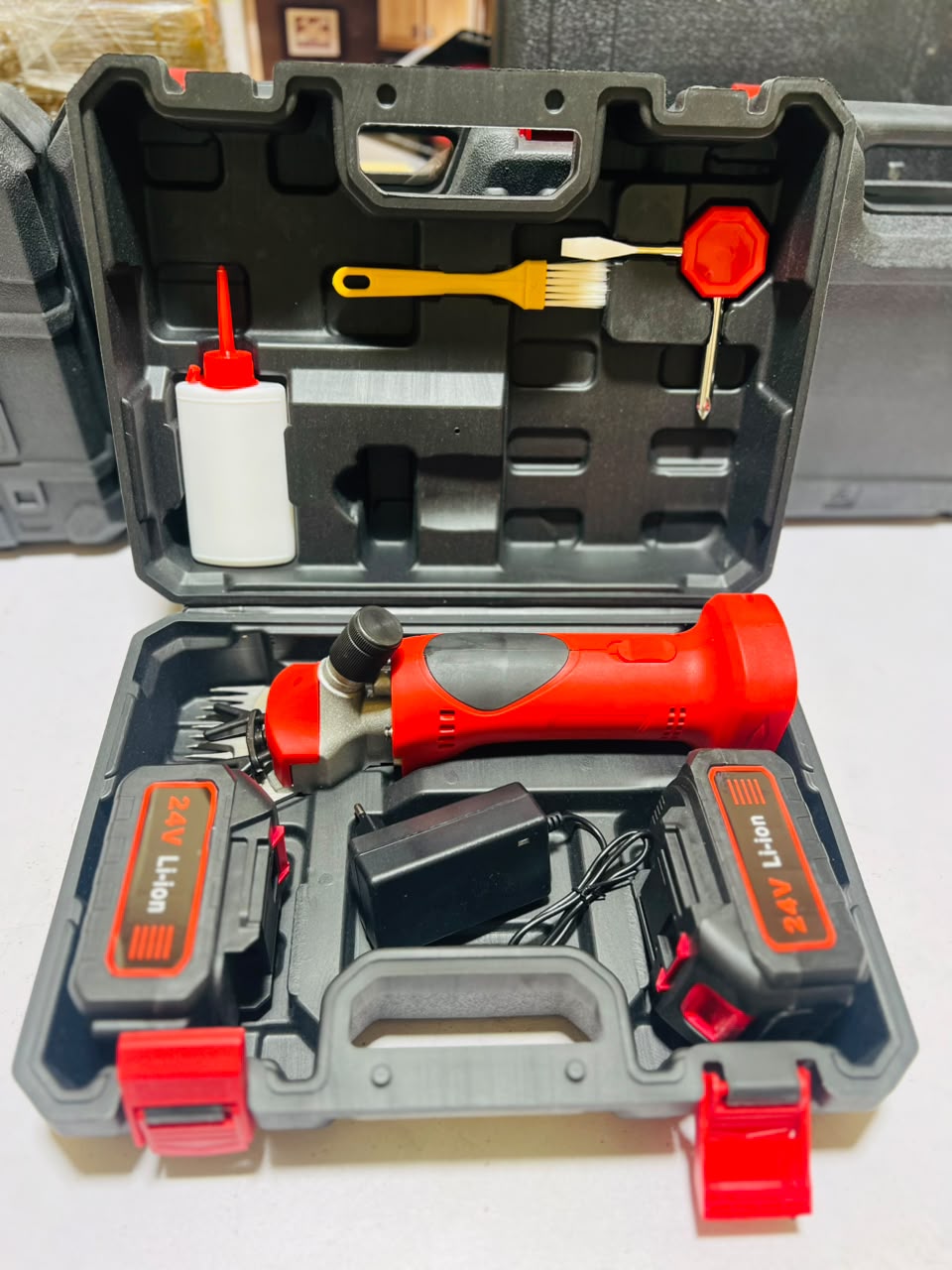 Rechargeable Animal Trimmer Machine |Dual Batteries + Cahrger | Kit with Cleaning and Screwing